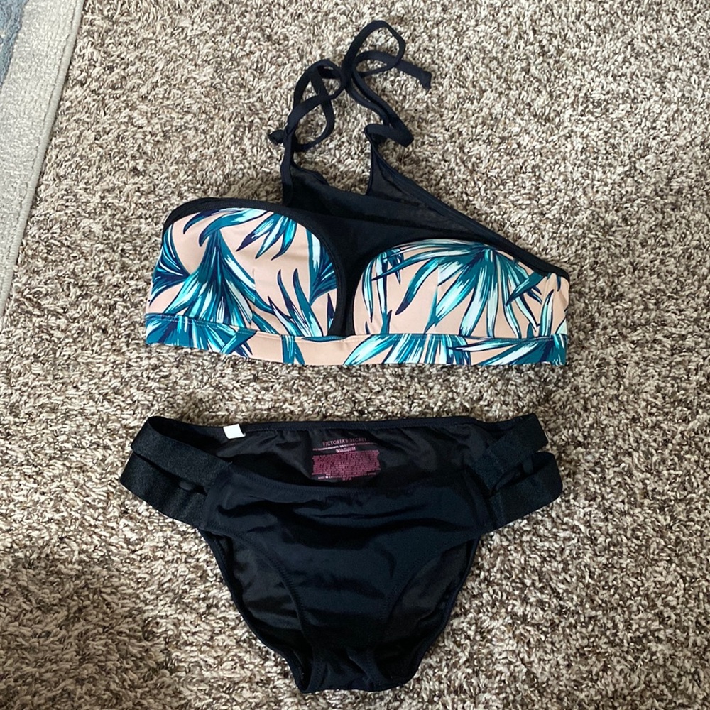 Victoria’s Secret Swimsuit Set